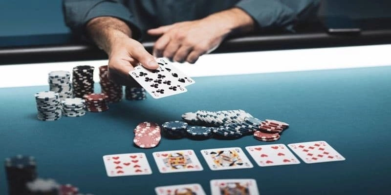 Bao nhiêu đôi thì tới trắng? Lưu ý khi đánh tiến lên